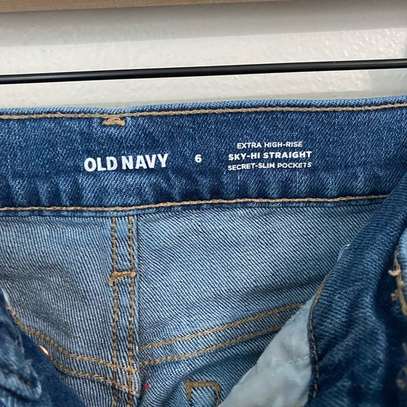 Women’s Size 6 Extra High-Rise Sky-Hi Straight Old Navy Jeans - Picture 3 of 7